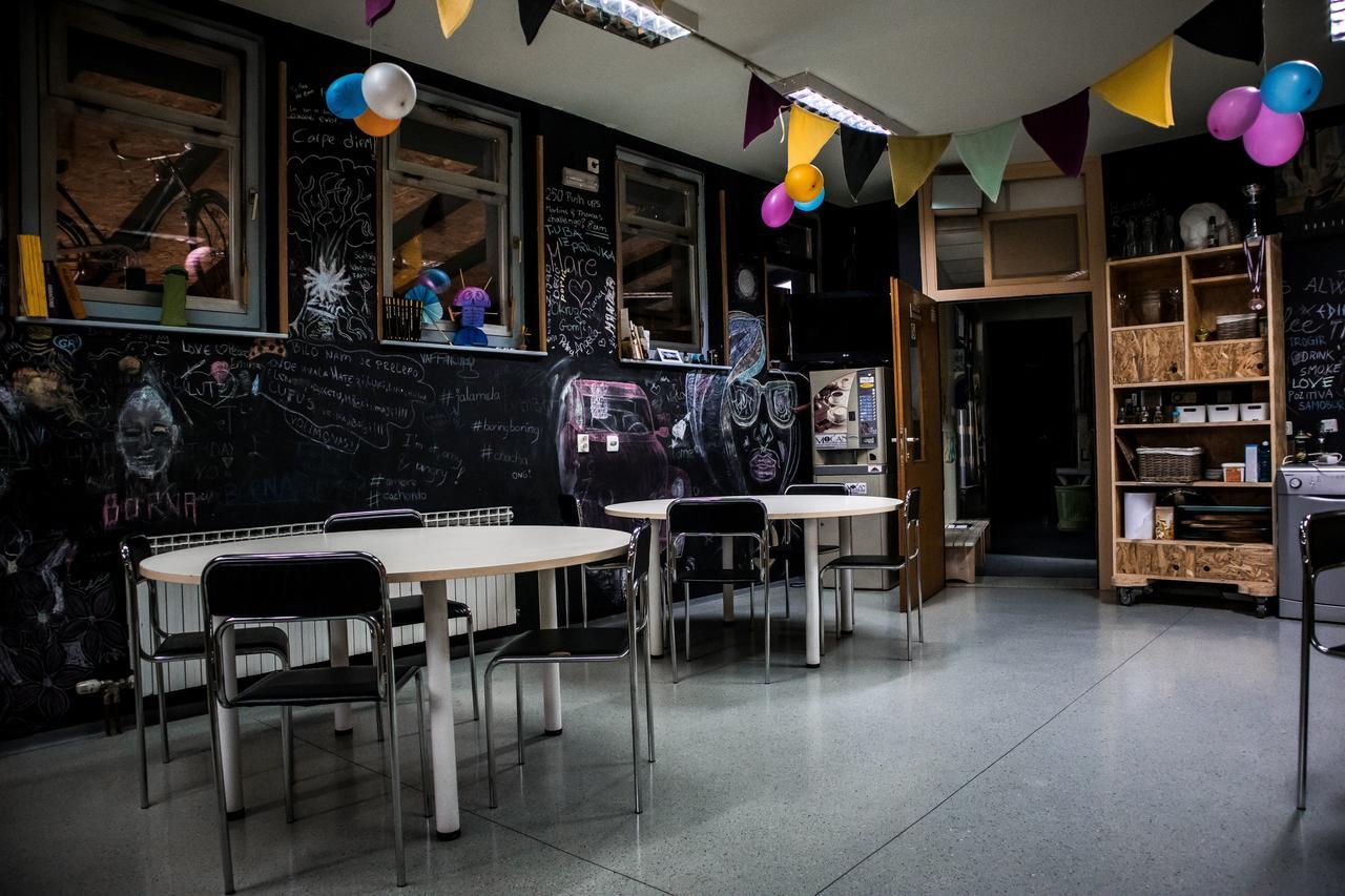 Hostel Самобор Екстериор снимка