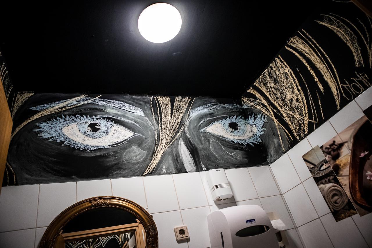 Hostel Самобор Екстериор снимка